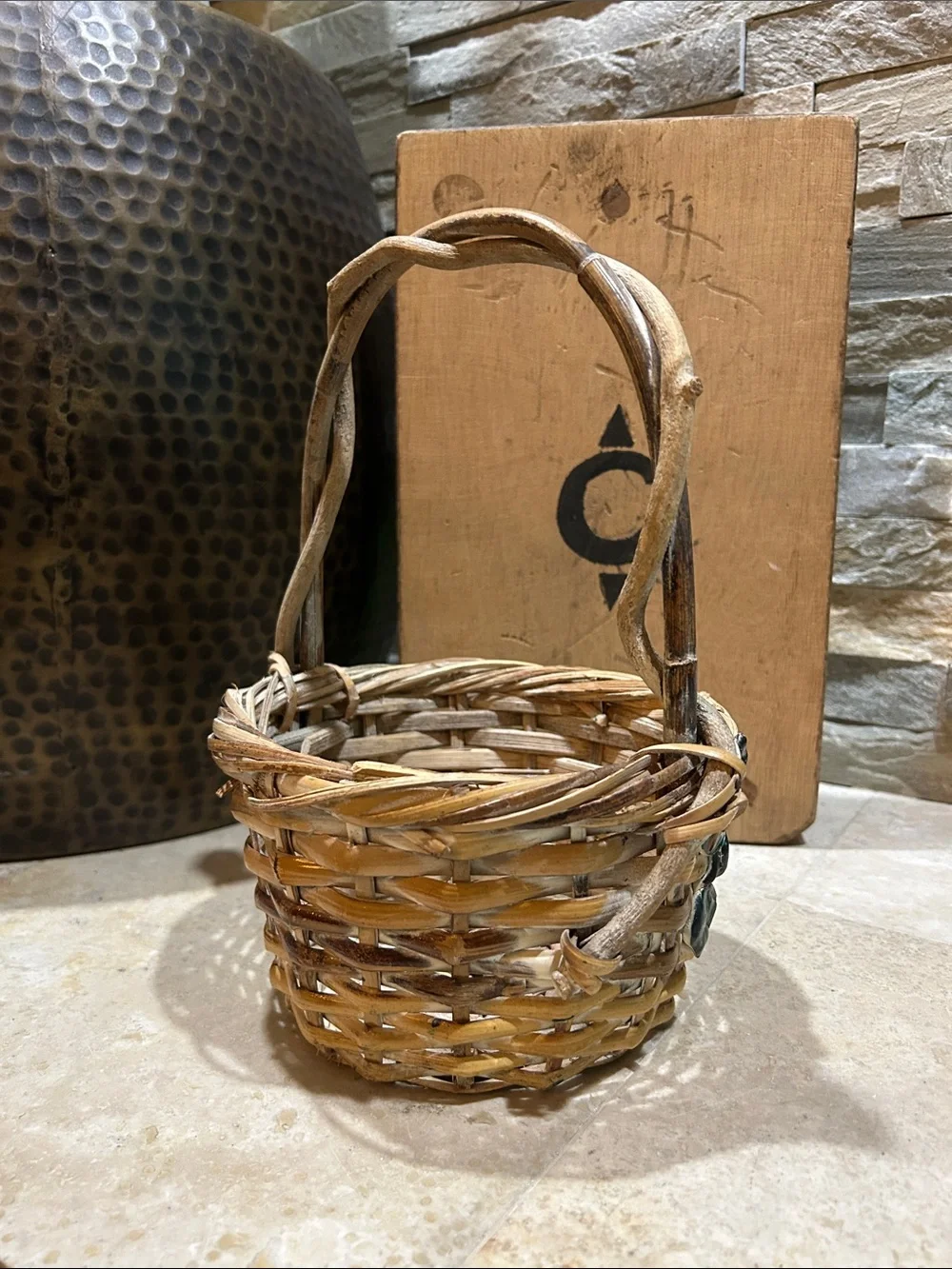 vintage handwoven wicker basket w/ rustic tree limb branch handle & 3D Apples